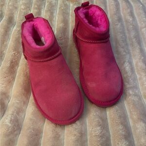 Pink Uggs.